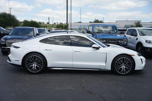 White 2022 Porsche Taycan Base
