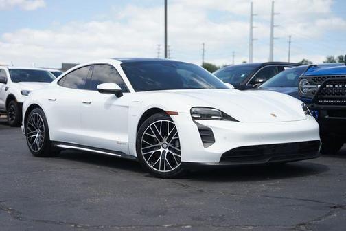 White 2022 Porsche Taycan Base