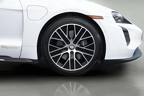 White 2022 Porsche Taycan Base