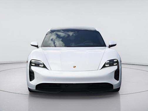 White 2022 Porsche Taycan Base