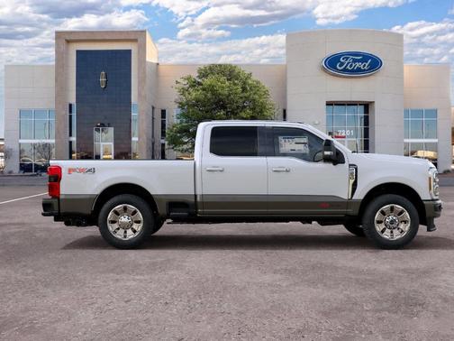 Star White 2027 Ford F-250 King Ranch