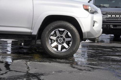 2024 Toyota 4Runner TRD Off Road