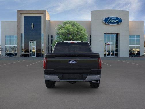 Agate Black Metallic 2026 Ford F-150 XLT