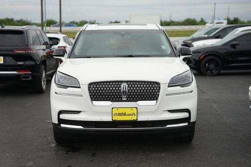 White Metallic 2024 Lincoln Aviator Premiere