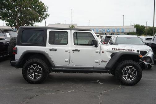 Silver Zynith Clearcoat 2024 Jeep Wrangler Rubicon