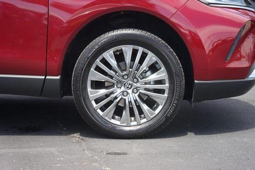 Pearl 2023 Toyota Venza Limited