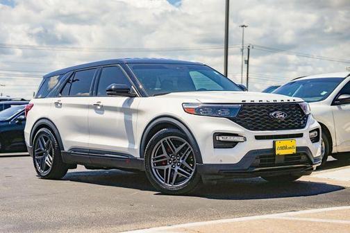 White Metallic 2022 Ford Explorer ST