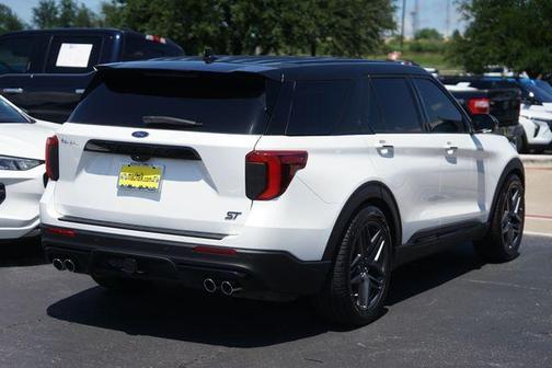 White Metallic 2022 Ford Explorer ST