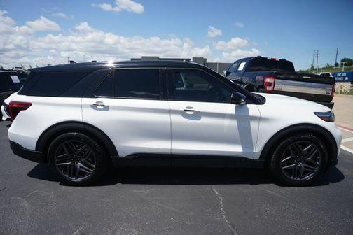 White Metallic 2022 Ford Explorer ST
