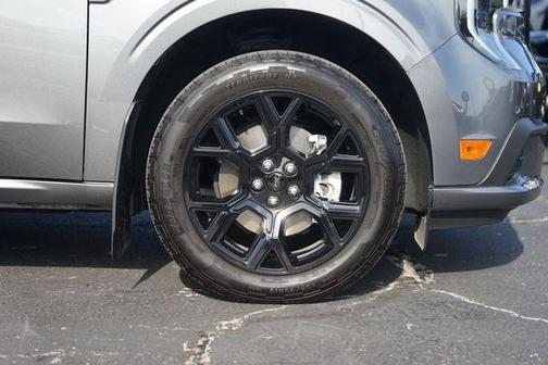 Gray Metallic 2025 Ford Maverick Lobo High