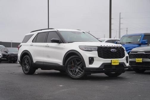 White Metallic 2025 Ford Explorer ST-Line