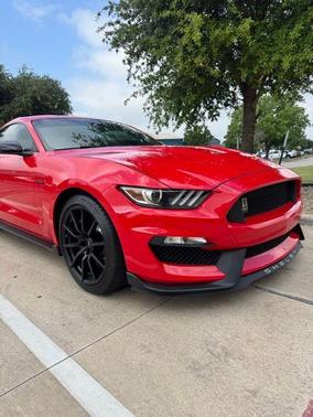 2017 Ford Shelby GT350 Base