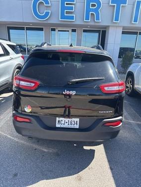 2017 Jeep Cherokee Sport