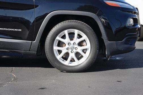 2017 Jeep Cherokee Sport