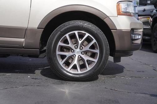 White Gold 2017 Ford Expedition EL King Ranch