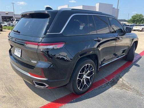 2022 Jeep Grand Cherokee Summit