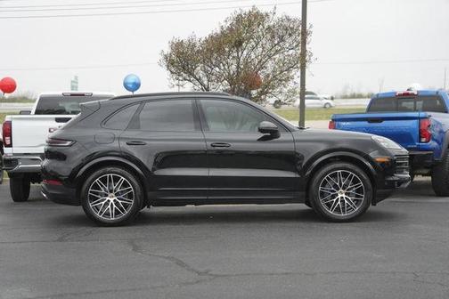 2025 Porsche Cayenne Base