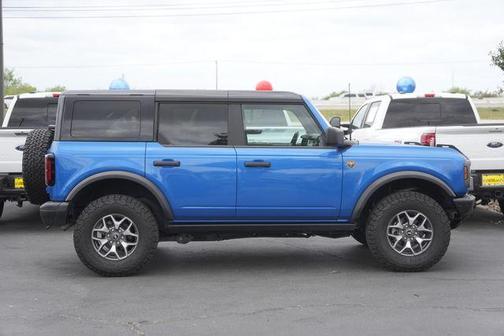Blue Metallic 2024 Ford Bronco Badlands