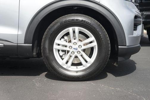 Silver Metallic 2022 Ford Explorer XLT