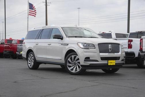 Pearl Metallic 2023 Lincoln Navigator L Reserve