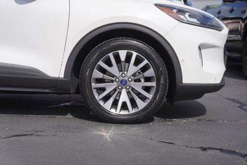 White Metallic 2020 Ford Escape Titanium Hybrid