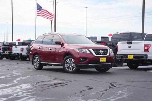 2020 Nissan Pathfinder SV