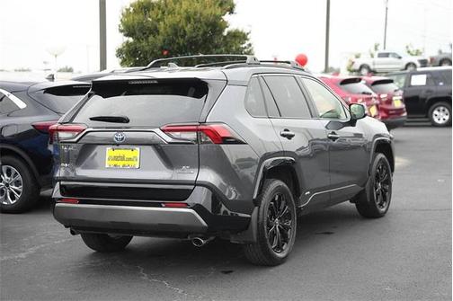 2022 Toyota RAV4 Hybrid SE