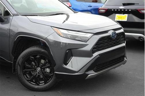 2022 Toyota RAV4 Hybrid SE