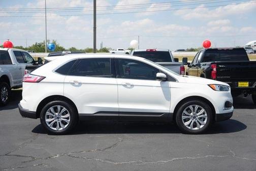 2022 Ford Edge Titanium