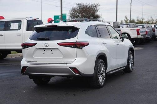 2022 Toyota Highlander Platinum