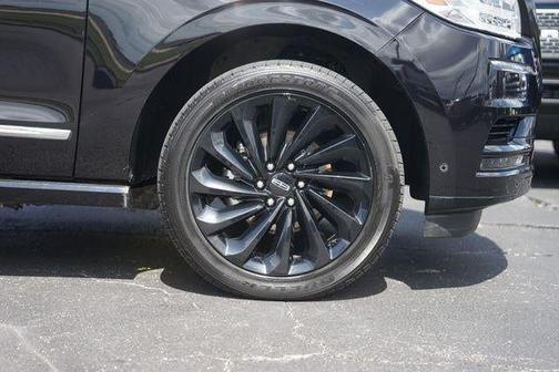 Black 2020 Lincoln Navigator L Reserve