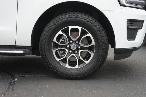 Oxford White 2022 Ford Expedition XLT
