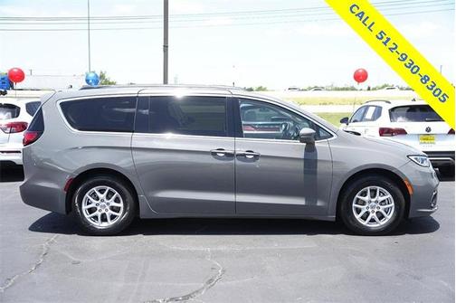 2022 Chrysler Pacifica Touring-L