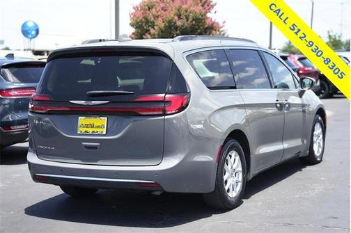 2022 Chrysler Pacifica Touring-L