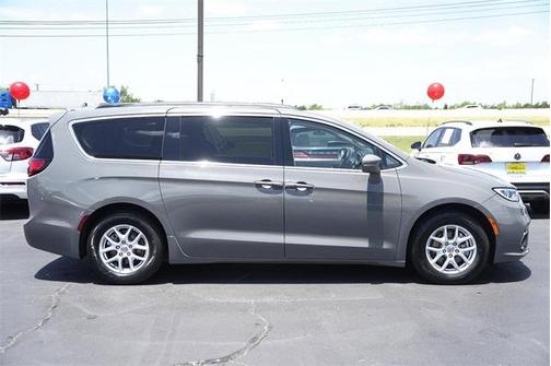 2022 Chrysler Pacifica Touring-L