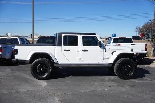 2022 Jeep Gladiator Overland