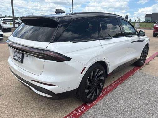 White Platinum Clearcoat Metallic 2024 Lincoln Nautilus Reserve