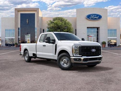 Oxford White 2027 Ford F-350 XL