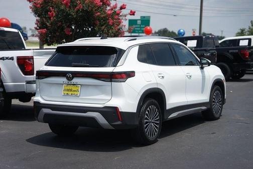 Pure White 2025 Volkswagen Tiguan 2.0T S