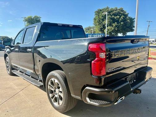 Black 2023 Chevrolet Silverado 1500 High Country