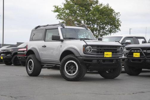 Iconic Silver Metallic 2022 Ford Bronco Base