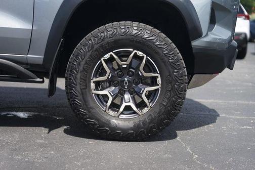 Sterling Gray Metallic 2024 Chevrolet Colorado ZR2
