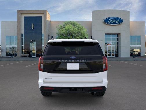 Star White 2026 Ford Expedition Active