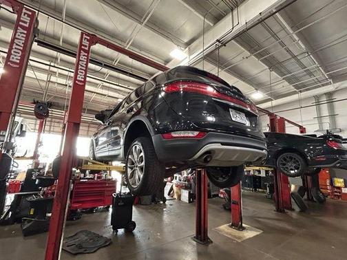 Infinite Black Metallic 2019 Lincoln MKC Select