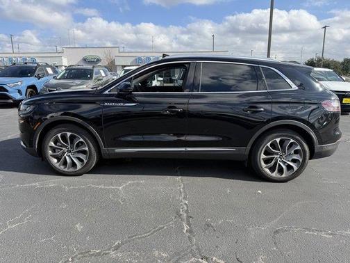 2022 Lincoln Nautilus Reserve