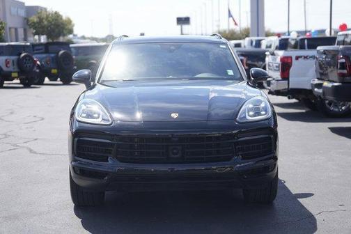 2023 Porsche Cayenne Platinum Edition