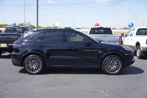 2023 Porsche Cayenne Platinum Edition