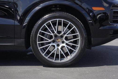 2023 Porsche Cayenne Platinum Edition