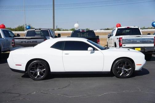 2017 Dodge Challenger SXT