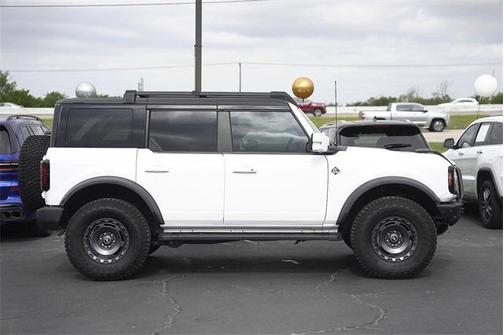 2024 Ford Bronco Outer Banks